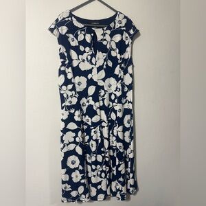 Never worn- Liz Claiborne Navy and White Floral Maxi Dress